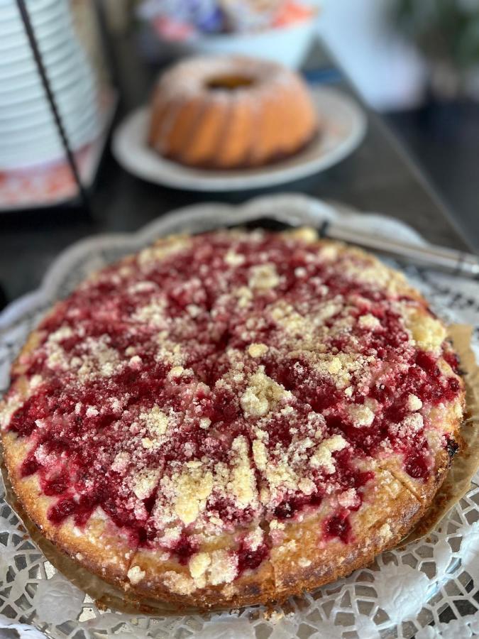 Penzion Cafe Na Svahu Cheb Bagian luar foto
