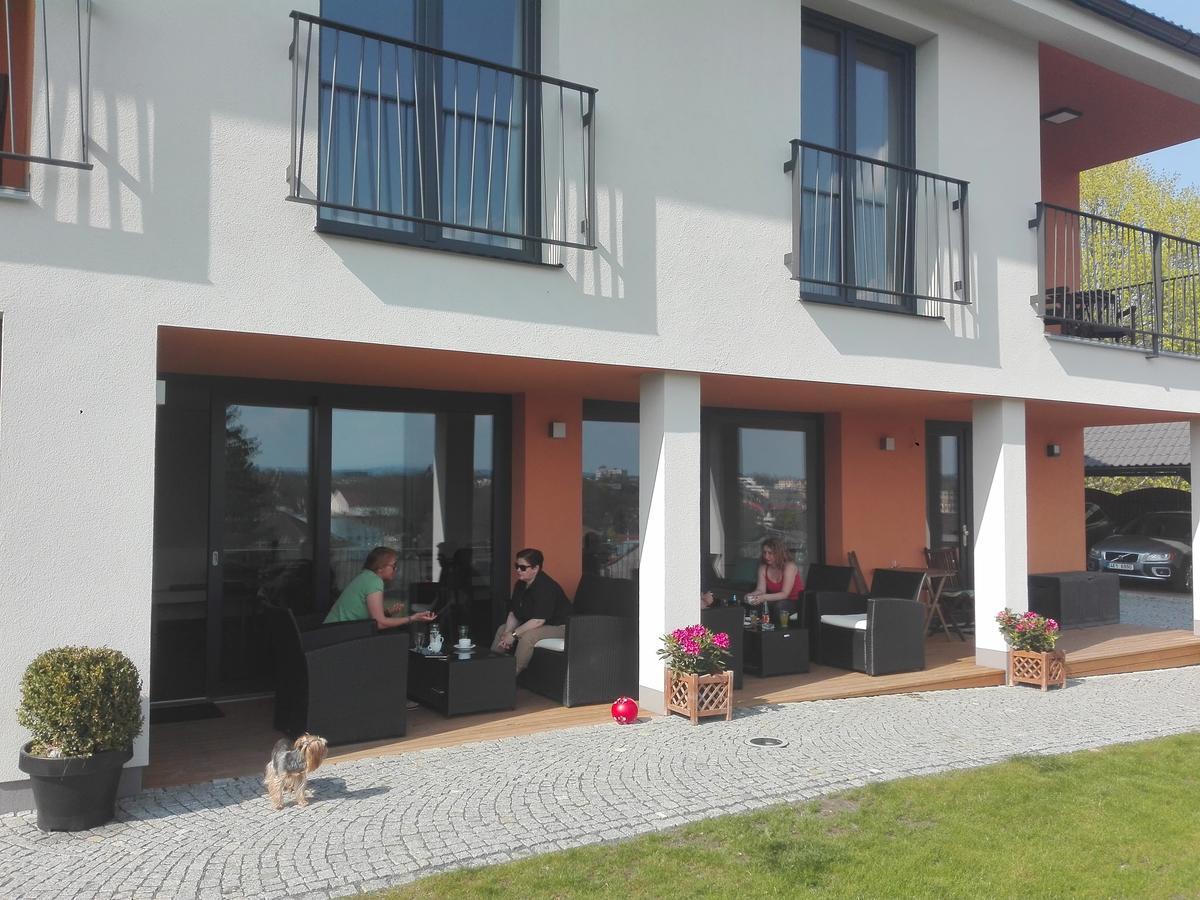 Penzion Cafe Na Svahu Cheb Bagian luar foto