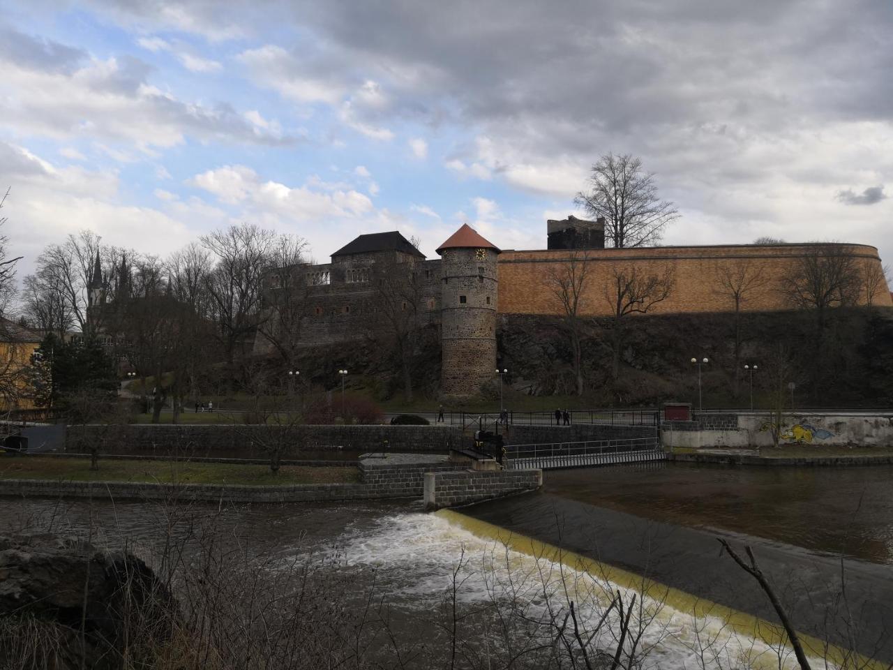 Penzion Cafe Na Svahu Cheb Bagian luar foto