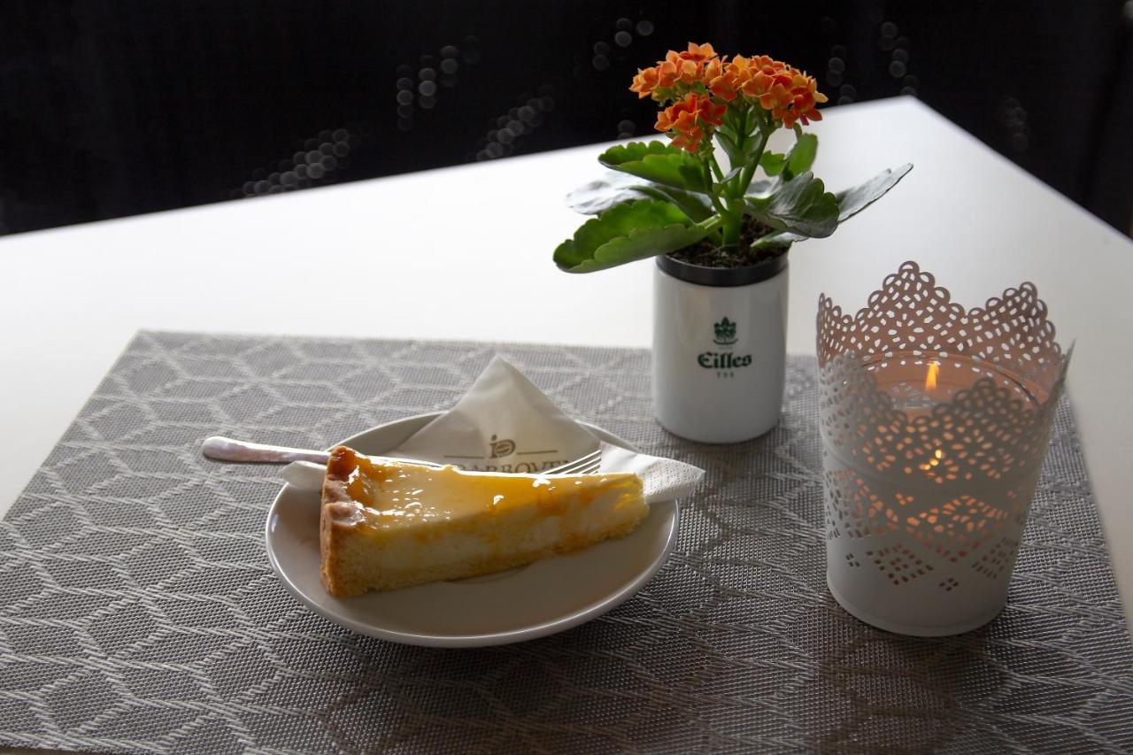 Penzion Cafe Na Svahu Cheb Bagian luar foto