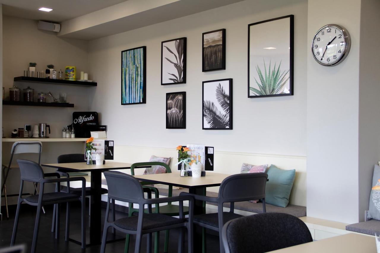 Penzion Cafe Na Svahu Cheb Bagian luar foto
