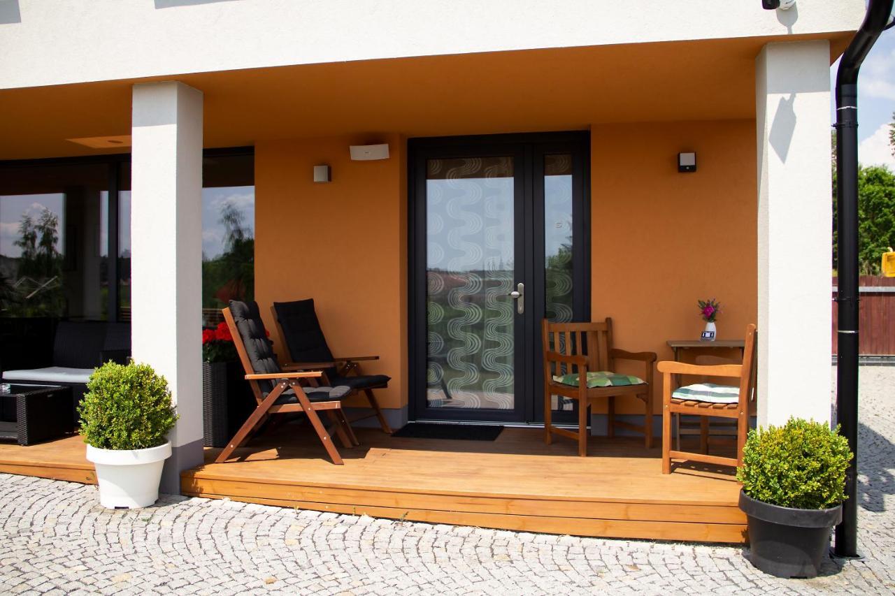 Penzion Cafe Na Svahu Cheb Bagian luar foto